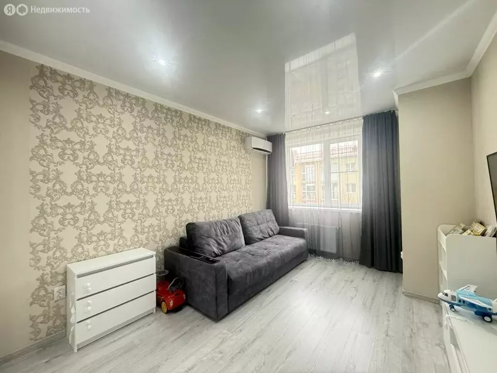 2-комнатная квартира: Михайловск, улица Владислава Листьева, 5 (48 м) - Фото 1