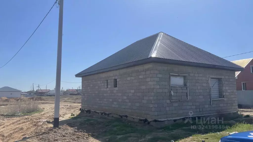 Дом в Астраханская область, Наримановский район, с. Солянка ул. Ахмита ... - Фото 2