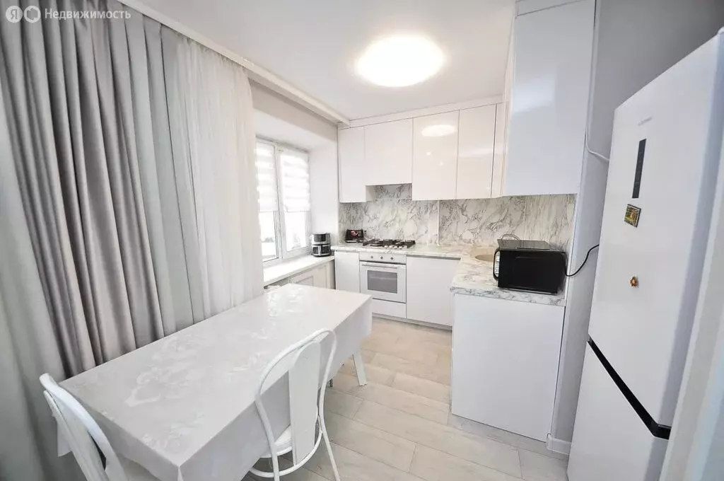 3-комнатная квартира: Салават, улица Карла Маркса, 24 (56.3 м) - Фото 2
