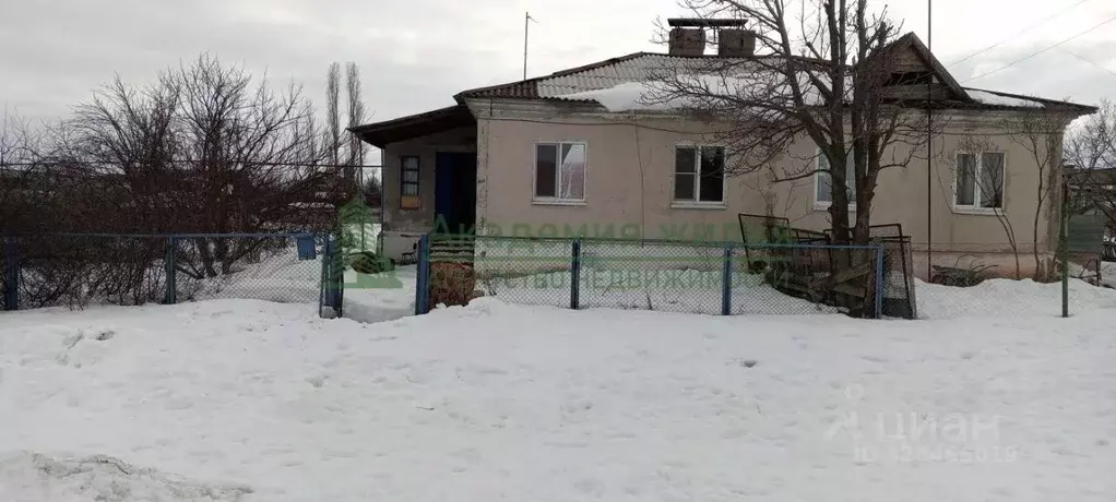 Дом в Саратовская область, пос. Вольновка ул. Октябрьская, 8/1 (65 м) - Фото 1