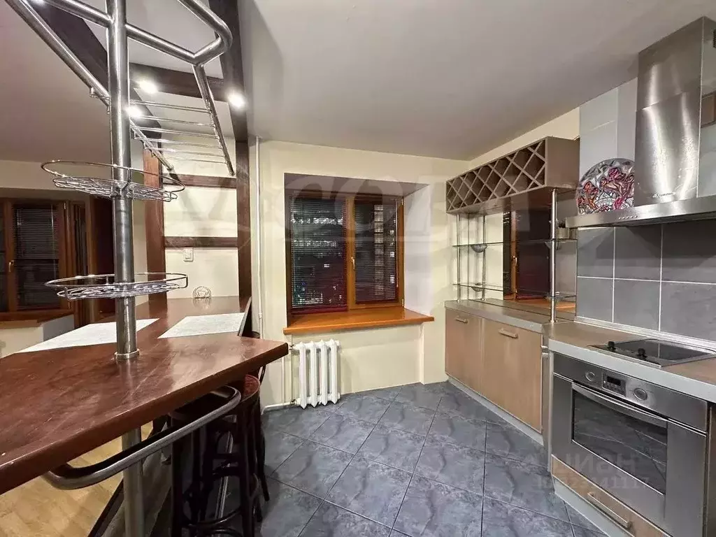 Студия Тюменская область, Тюмень ул. 50 лет Октября, 3/1 (52.0 м) - Фото 2