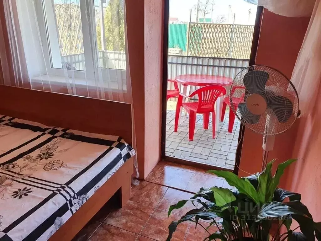 Комната Крым, Сакский район, с. Штормовое ул. 60 лет Октября, 29 - Фото 1