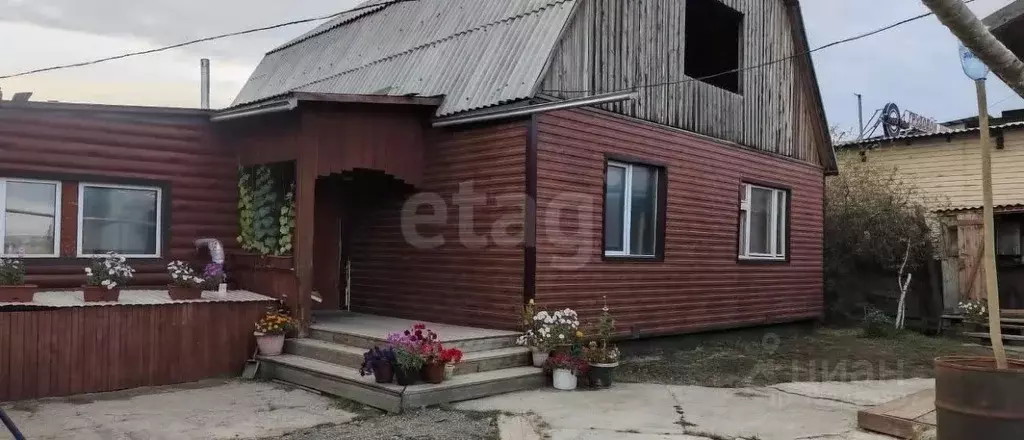 Дом в Саха (Якутия), Якутск ул. Можайского, 53 (110 м) - Фото 1