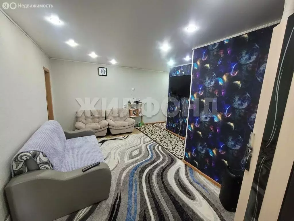 3-комнатная квартира: Абакан, улица Ивана Ярыгина, 20 (43.4 м) - Фото 1