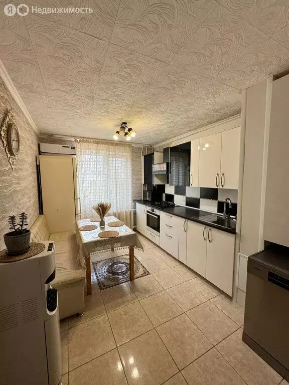3-комнатная квартира: Аксай, Садовая улица, 22 (70 м) - Фото 0