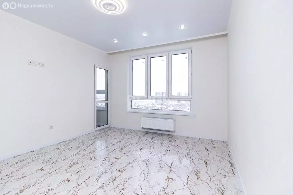 1-комнатная квартира: Тюмень, улица Виктора Тимофеева, 9 (35.8 м) - Фото 1