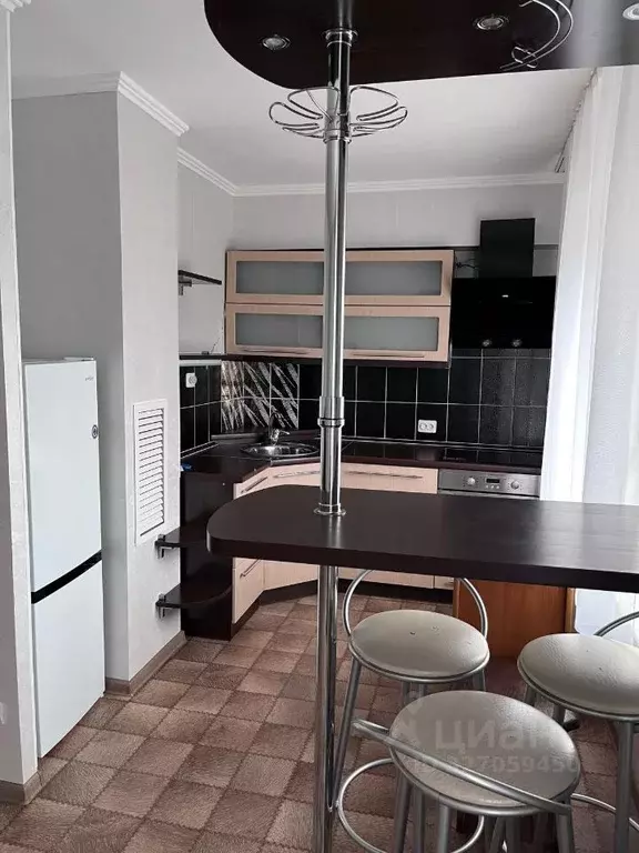 Студия Хакасия, Абакан ул. Вяткина, 47 (28.0 м) - Фото 1