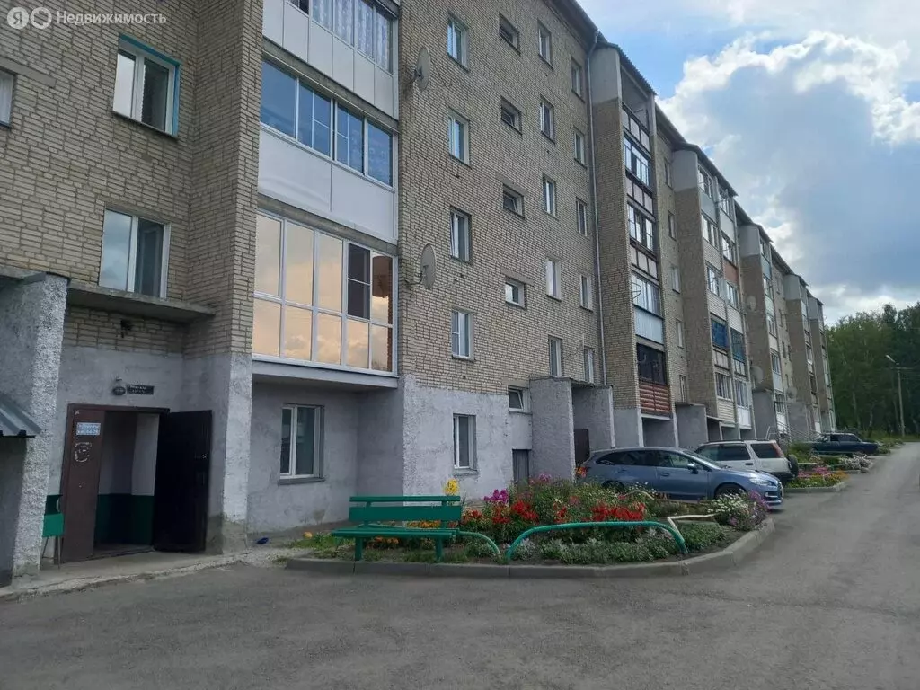 3-комнатная квартира: Тогучин, улица Тургенева, 65 (57.4 м) - Фото 0