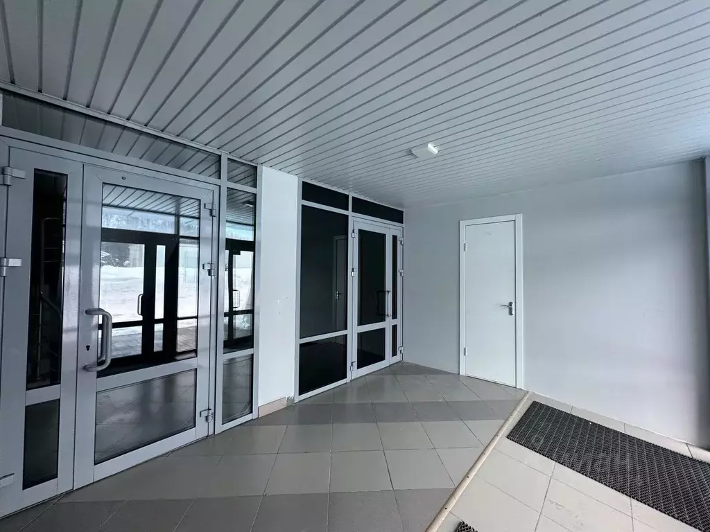 Помещение свободного назначения в Татарстан, Казань ул. Родины, 43 (90 ... - Фото 2