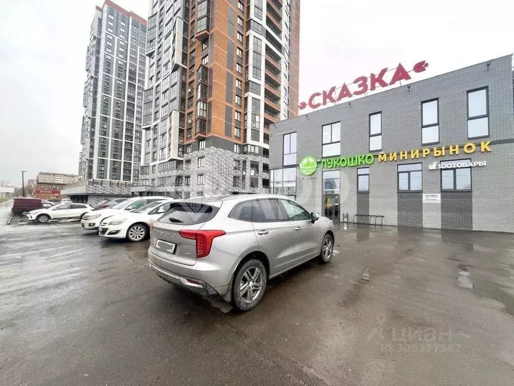 Помещение свободного назначения в Удмуртия, Ижевск ул. Карла Маркса, ... - Фото 1