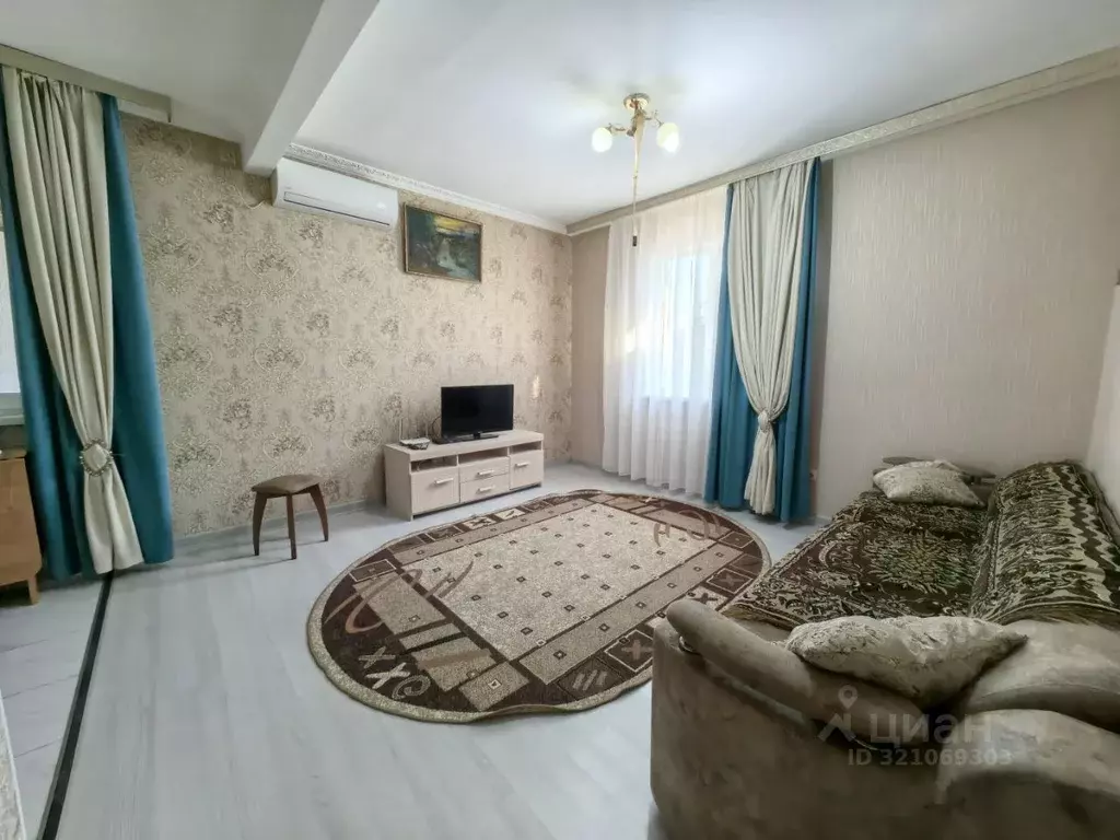 Дом в Краснодарский край, Геленджик ул. Лютенко, 17 (70 м) - Фото 2