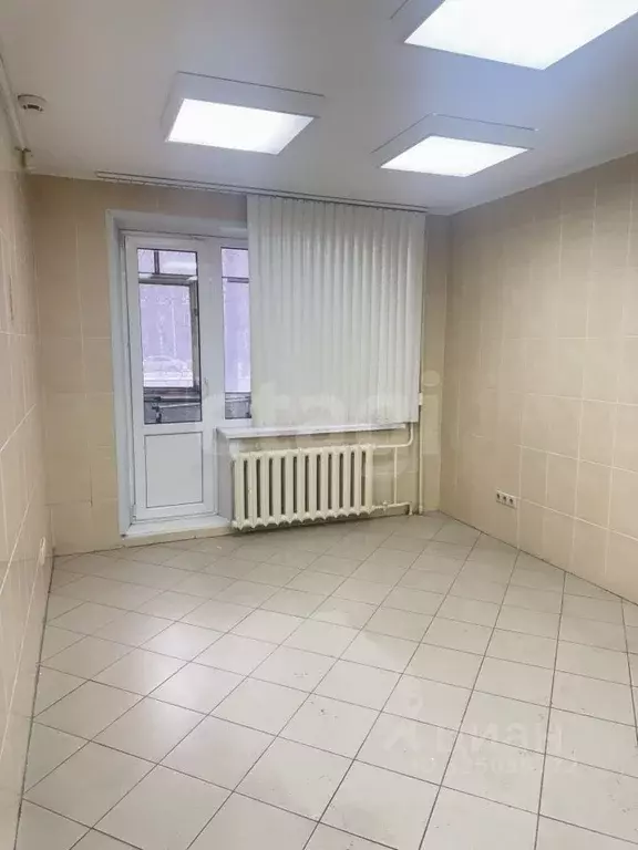 Помещение свободного назначения в Тюменская область, Тюмень Одесская ... - Фото 1