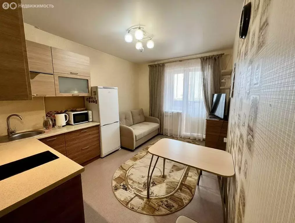 1-комнатная квартира: Тюмень, улица Бориса Житкова, 7к1 (42 м) - Фото 1