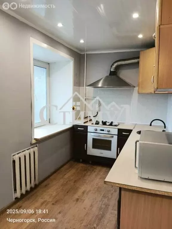 3-комнатная квартира: Черногорск, улица Максима Горького, 2 (60 м) - Фото 1