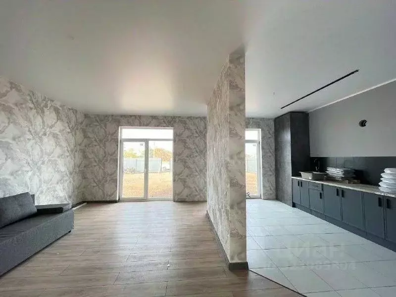 Дом в Волгоградская область, Средняя Ахтуба рп ул. Строительная (75 м) - Фото 1