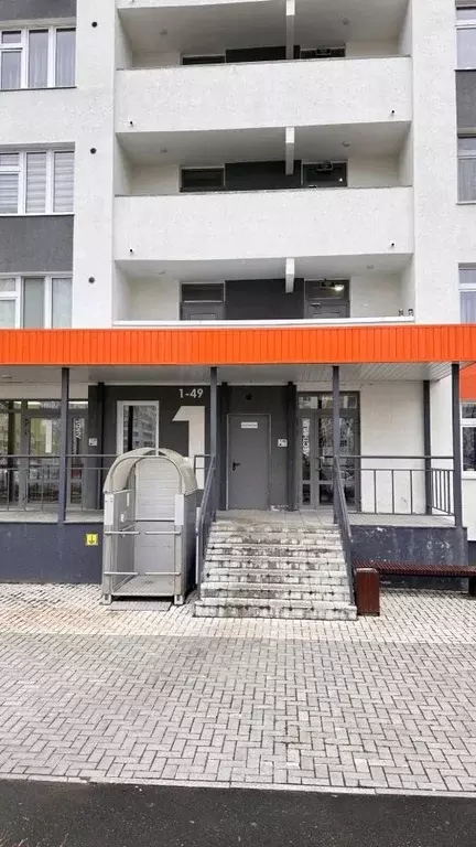 3-к кв. Тюменская область, Тюмень ул. Заполярная, 13 (85.2 м) - Фото 1