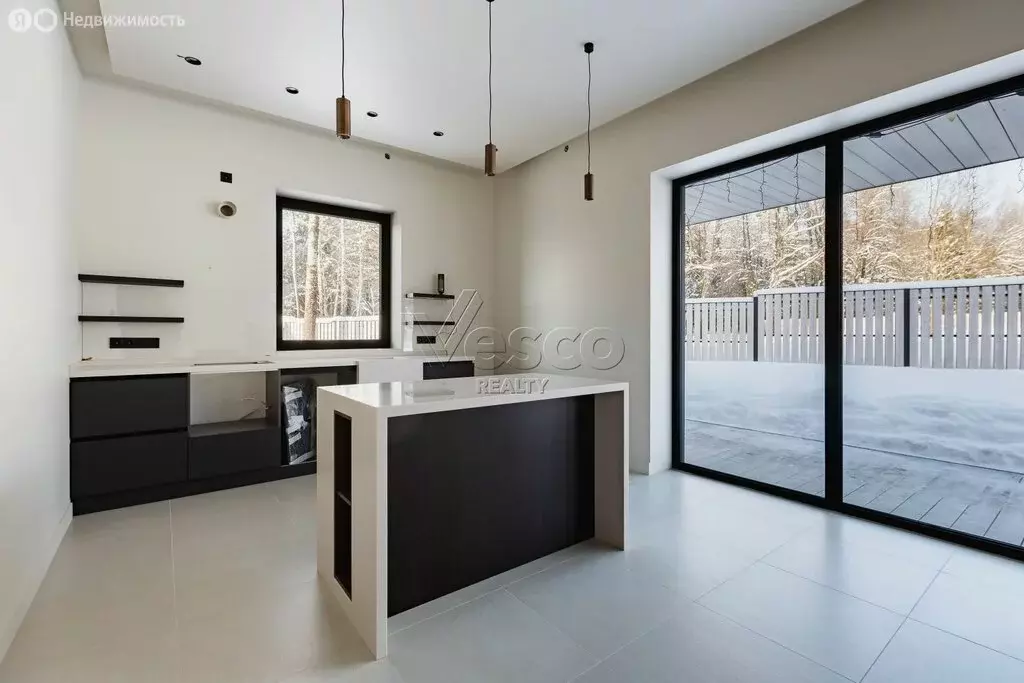 Дом в Одинцовский городской округ, посёлок Мозжинка (327 м) - Фото 2