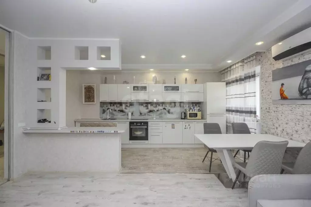 2-к кв. Омская область, Омск ул. Перелета, 23 (63.9 м) - Фото 0