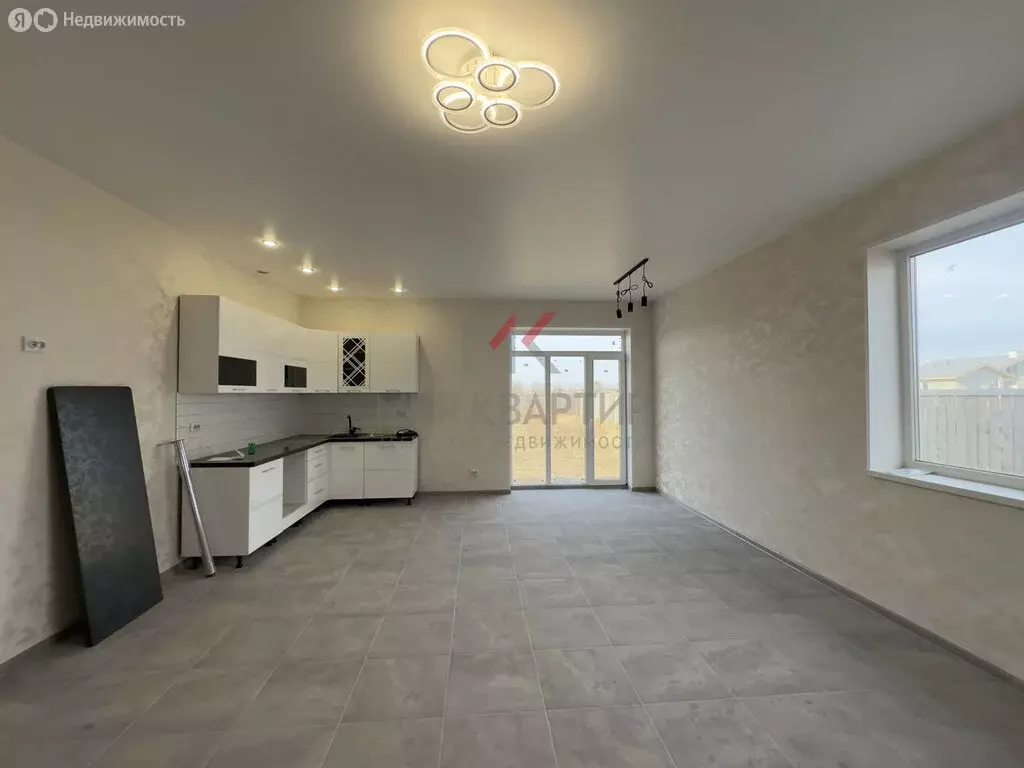 Дом в Усть-Абаканский район, посёлок Тепличный, улица С.А. Есенина, 66 ... - Фото 1