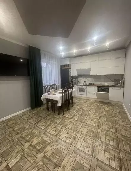 Коттедж в Астраханская область, Приволжский район, пос. ... - Фото 1