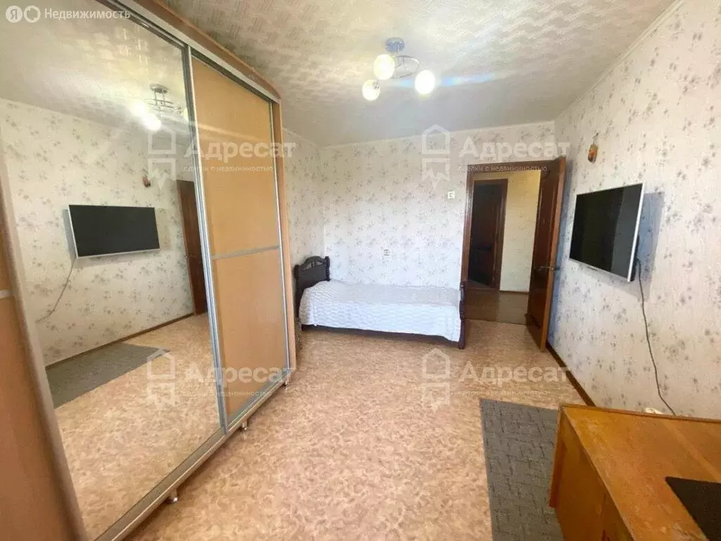 4-комнатная квартира: Волгоград, улица 50 лет Октября, 12 (87.9 м) - Фото 1