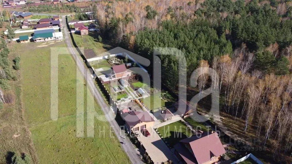 Дом в Красноярский край, Емельяновский муниципальный округ, д. Плоское ... - Фото 1