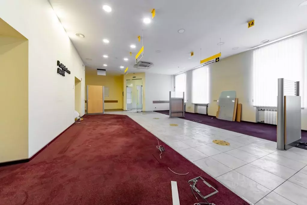 Торговая площадь в Санкт-Петербург Кирочная ул., 24 (345 м) - Фото 0
