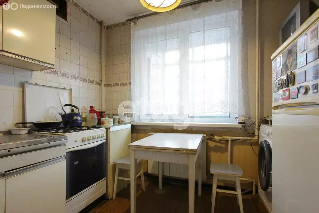 3-комнатная квартира: Калининград, улица Фрунзе, 60 (64.2 м) - Фото 1