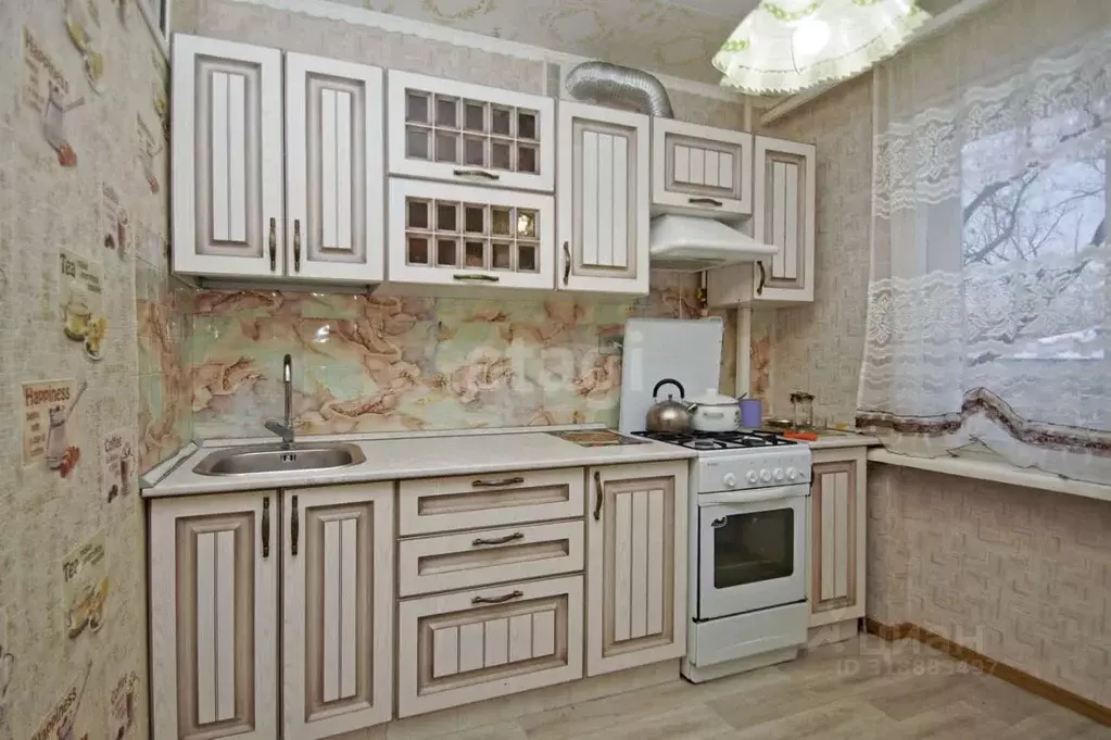 2-к кв. Омская область, Омск просп. Космический, 39 (45.8 м) - Фото 0
