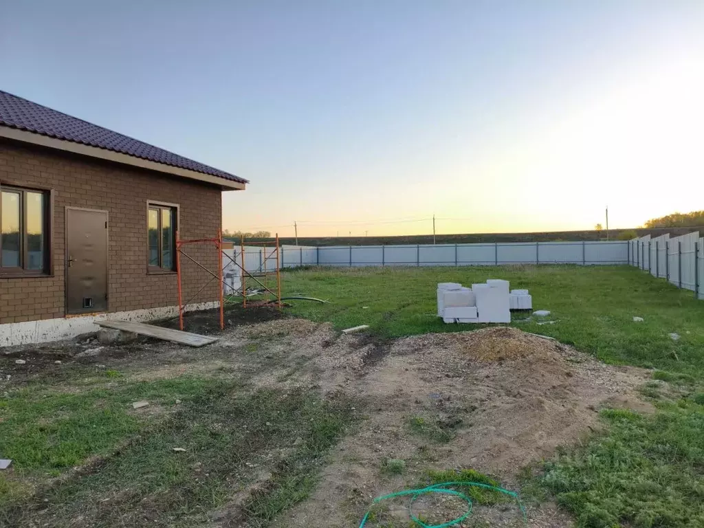 Дом в Оренбургская область, Гайский муниципальный округ, пос. Репино ... - Фото 2