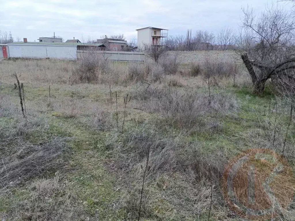 Участок в Крым, Сакский район, с. Уютное ул. Ленинградская (6.0 сот.) - Фото 0