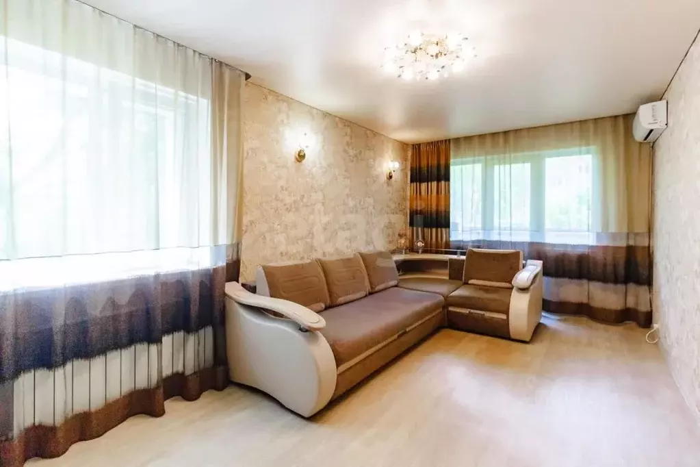 2-к кв. Хабаровский край, Комсомольск-на-Амуре Вокзальная ул., 31 ... - Фото 0