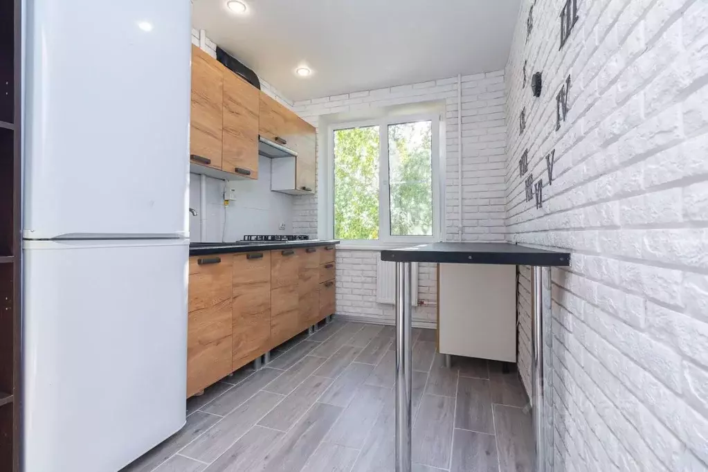 3-к кв. Омская область, Омск Омская ул., 209 (61.0 м) - Фото 2