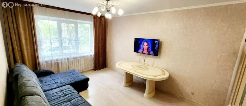 3-комнатная квартира: Саратов, улица имени Н.В. Исаева, 3 (73 м) - Фото 0
