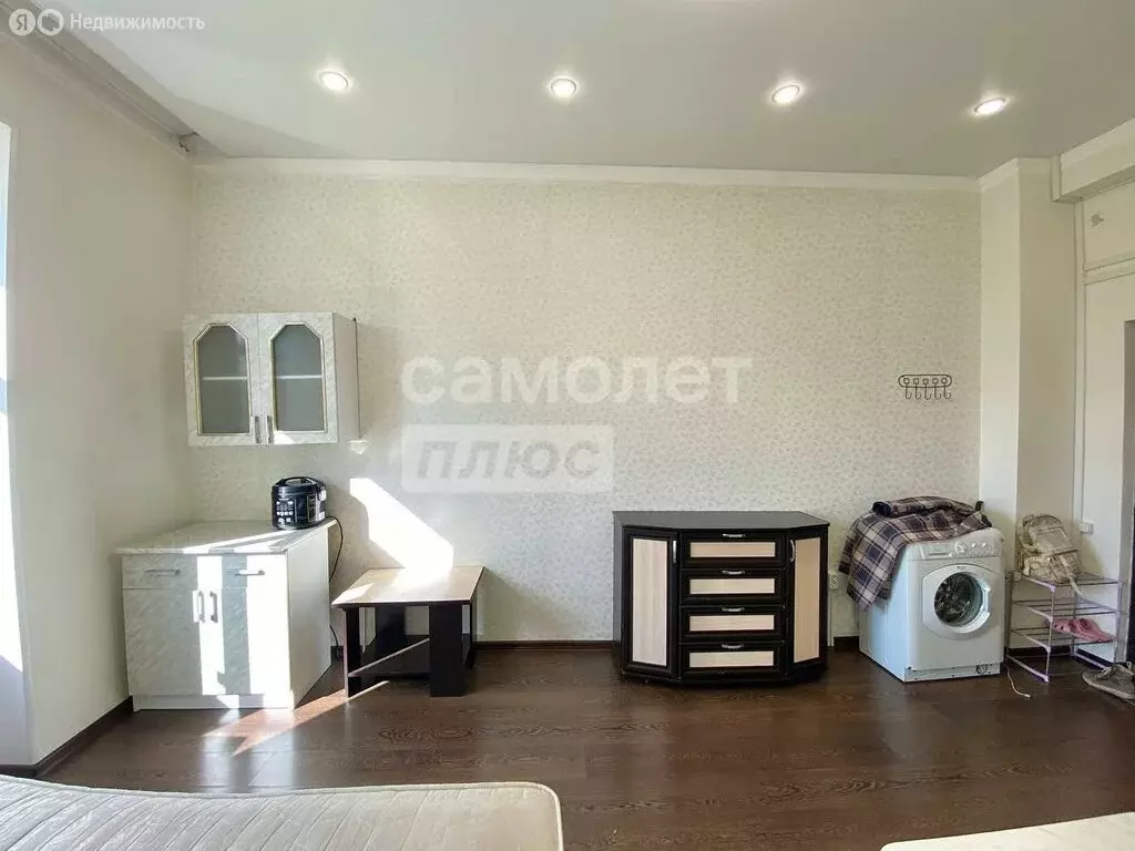 1к в 15-комнатной квартире (18.4 м) - Фото 1