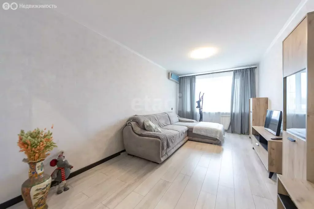 3-комнатная квартира: Хабаровск, Оборонная улица, 8А (65.9 м) - Фото 1