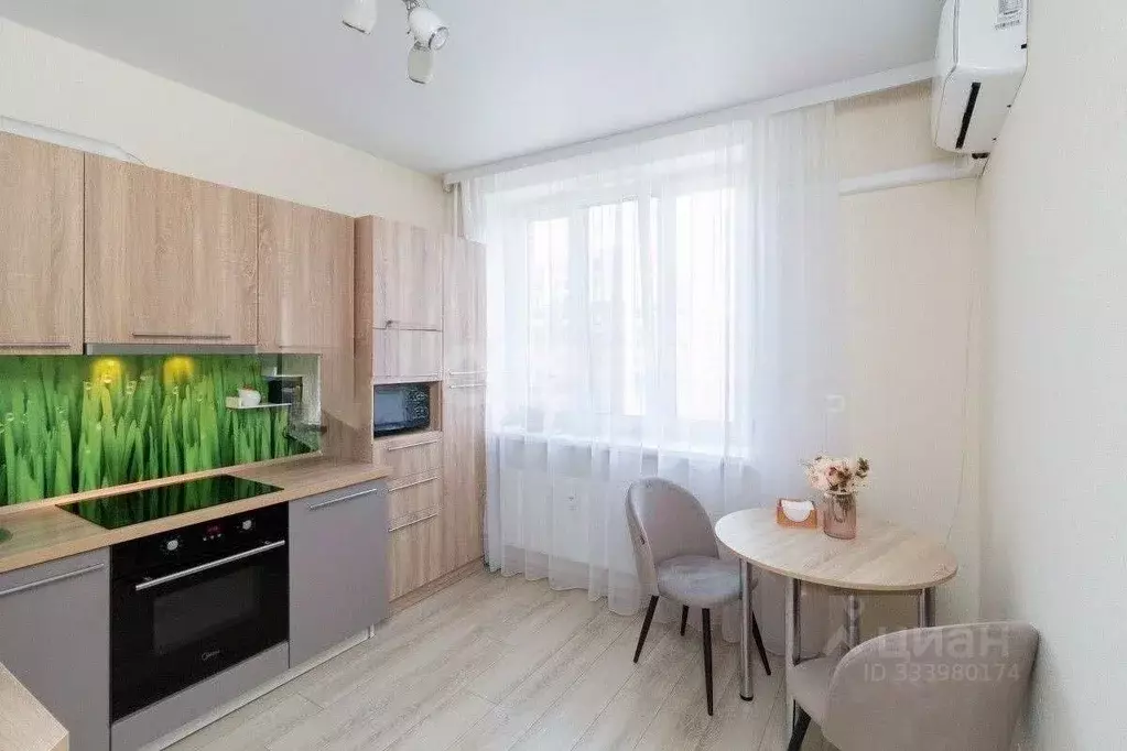 1-к кв. Тюменская область, Тюмень ул. Тимофея Чаркова, 81 (34.2 м) - Фото 1