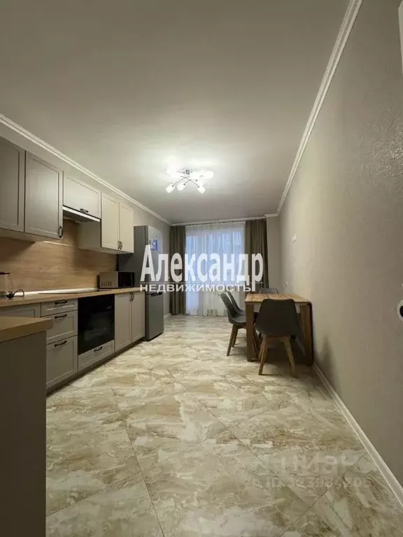 3-к кв. Санкт-Петербург пос. Шушары, просп. Старорусский, 8к1 (82.6 м) - Фото 1