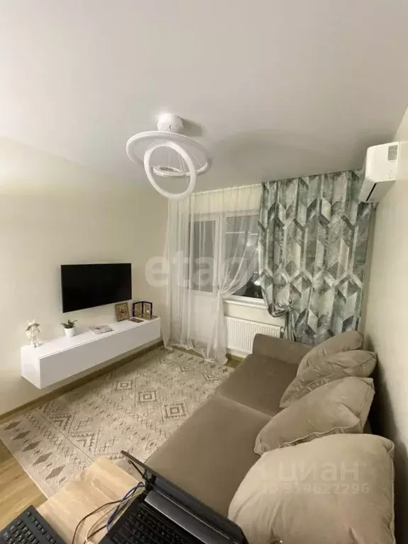 1-к кв. Тюменская область, Тюмень ул. Парада Победы, 17 (39.6 м) - Фото 0