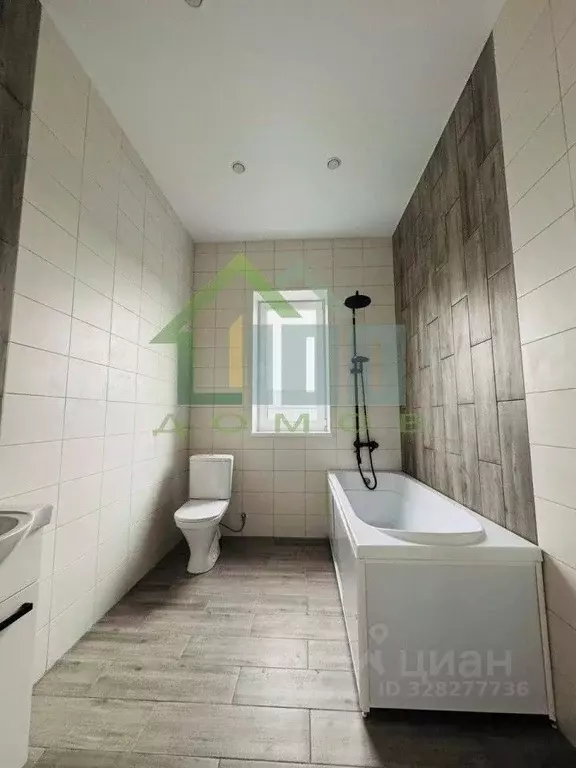 Коттедж в Свердловская область, Сысертский муниципальный округ, с. ... - Фото 1