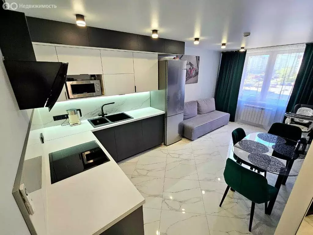 3-комнатная квартира: Екатеринбург, улица Краснолесья, 10/4 (72 м) - Фото 0