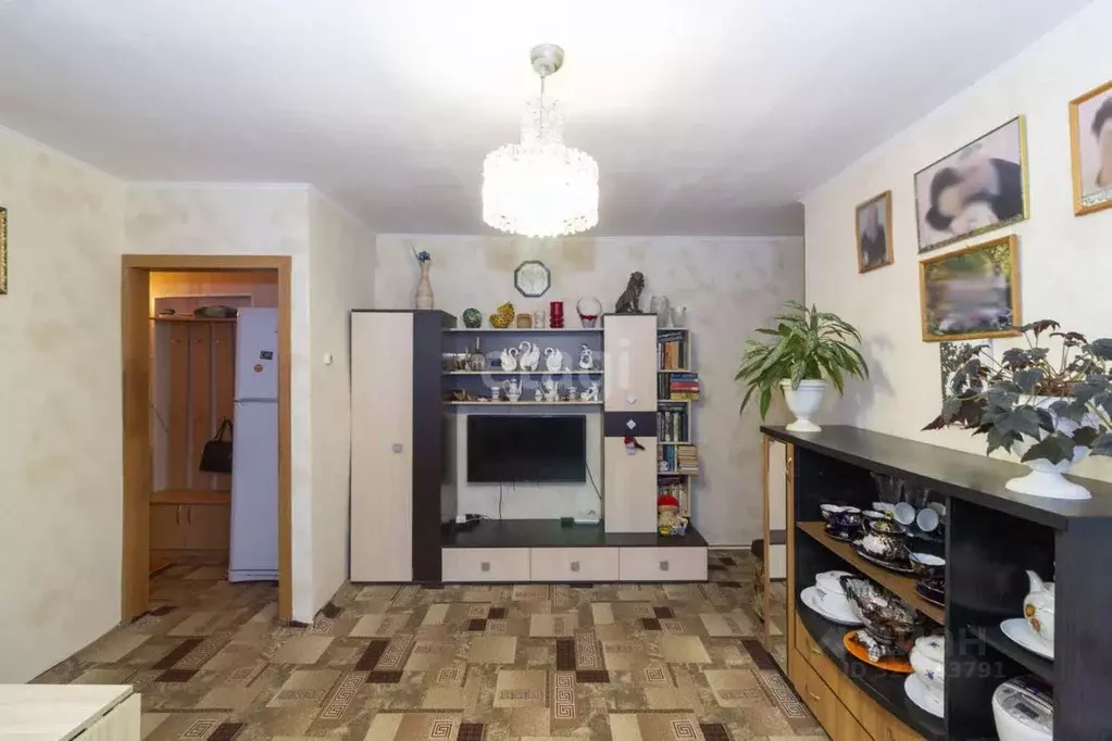 3-к кв. Тюменская область, Тюмень ул. Декабристов, 141 (55.0 м) - Фото 0