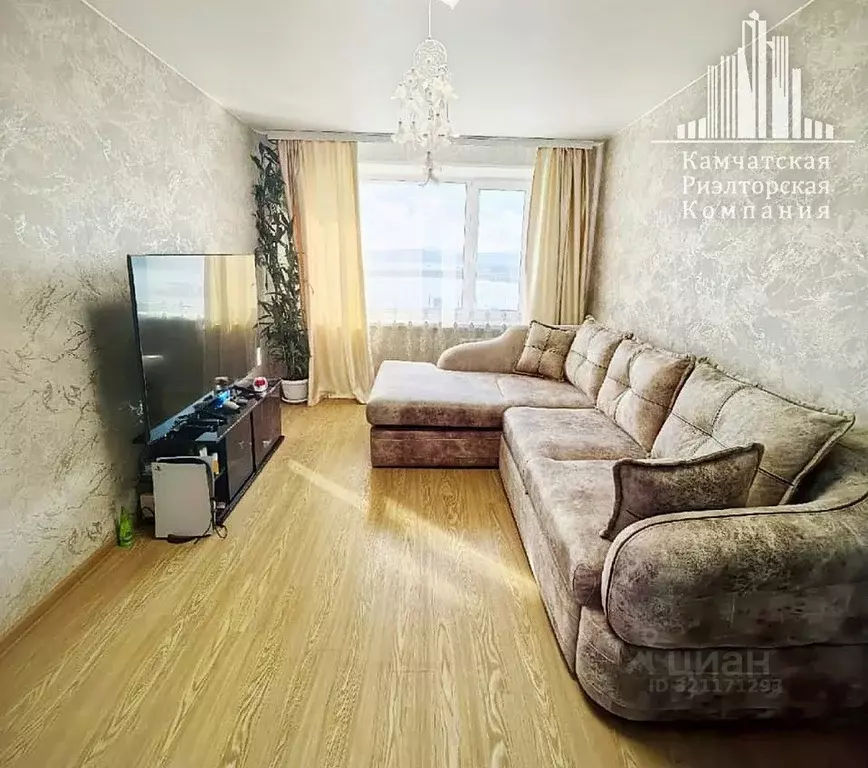 3-к кв. Камчатский край, Петропавловск-Камчатский ул. Труда, 33 (61.1 ... - Фото 0