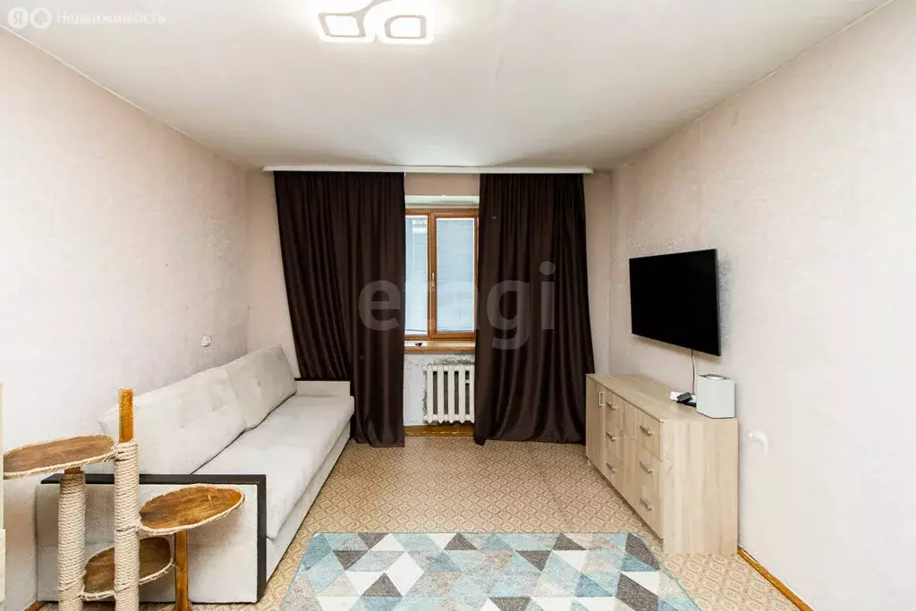 1-комнатная квартира: Тюмень, улица Мельникайте, 57 (40 м) - Фото 1