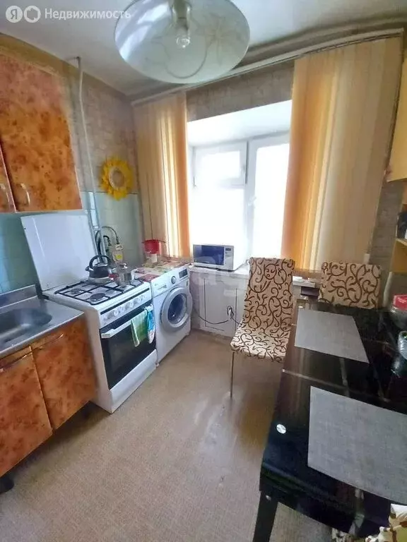3-комнатная квартира: Комсомольск-на-Амуре, Комсомольская улица, 35 ... - Фото 1