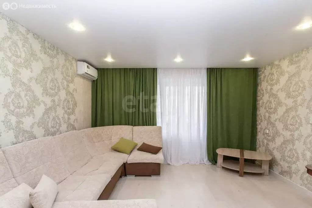 3-комнатная квартира: Тобольск, микрорайон 7А, 24 (65.5 м) - Фото 1