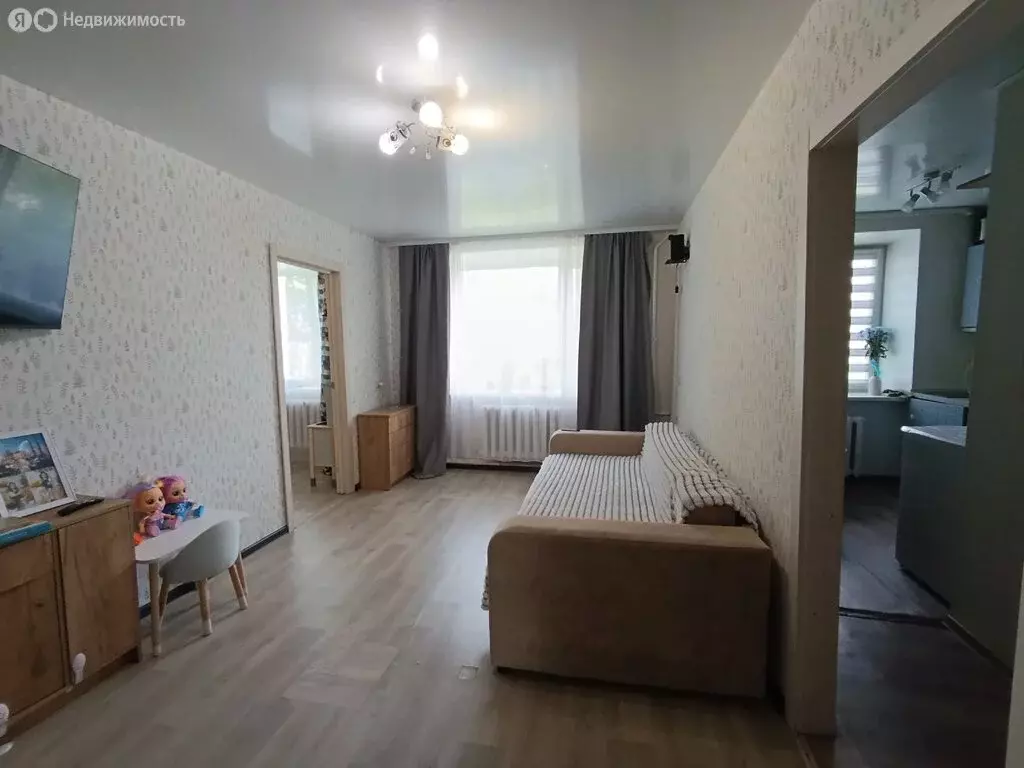 2-комнатная квартира: Дегтярск, улица Литвинова, 1 (43 м) - Фото 1