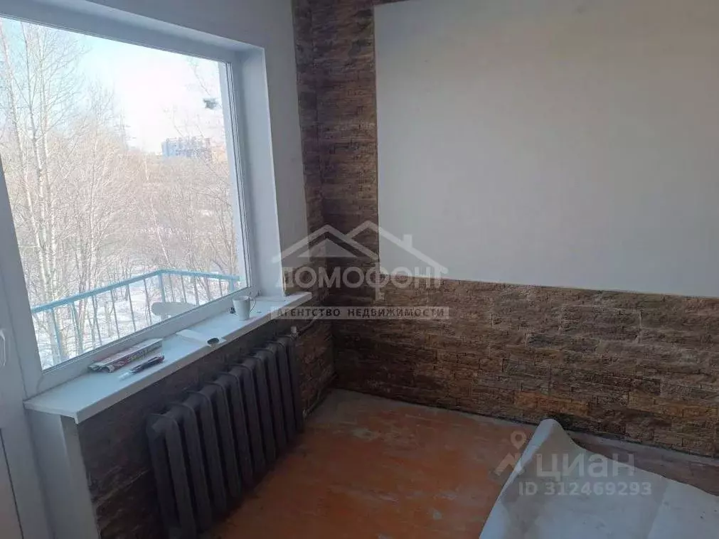 3-к кв. Омская область, Омск ул. Индустриальная, 4А (45.0 м) - Фото 0