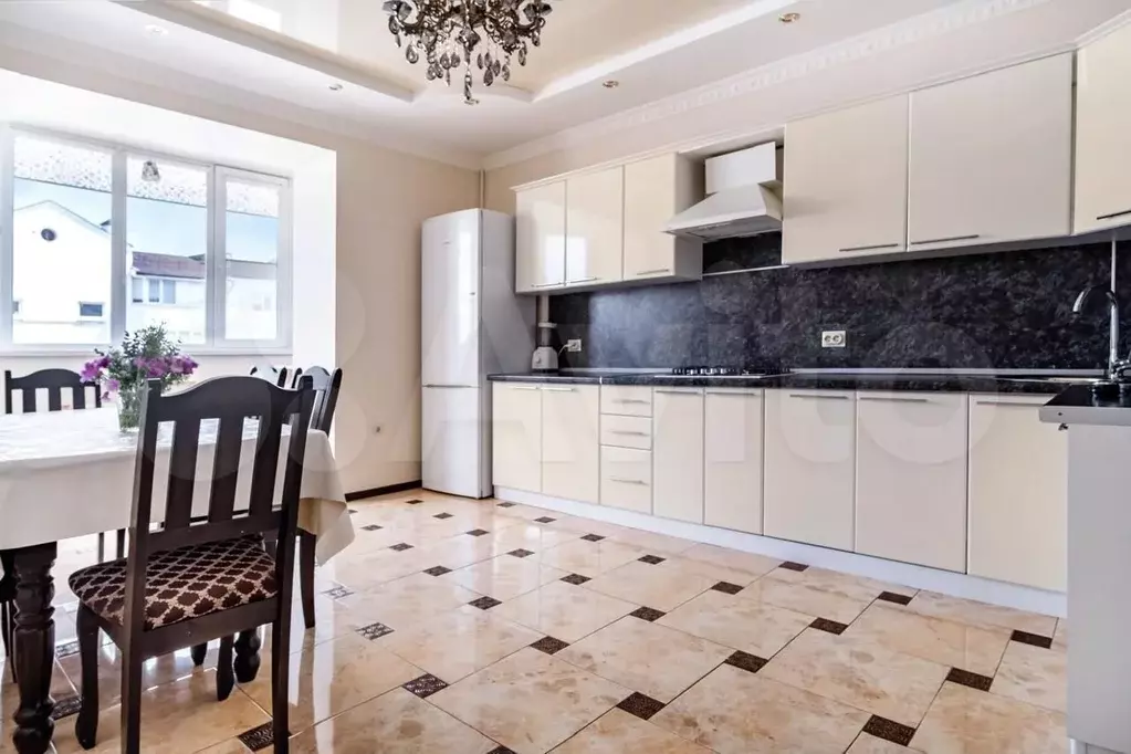 3-к. квартира, 95 м, 7/9 эт. - Фото 0