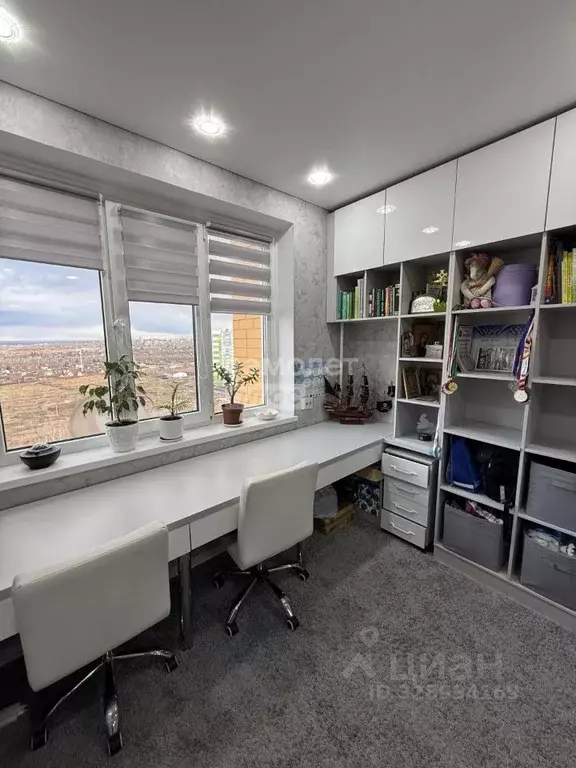 3-к кв. Курская область, Курск просп. Анатолия Дериглазова, 1 (76.9 м) - Фото 1